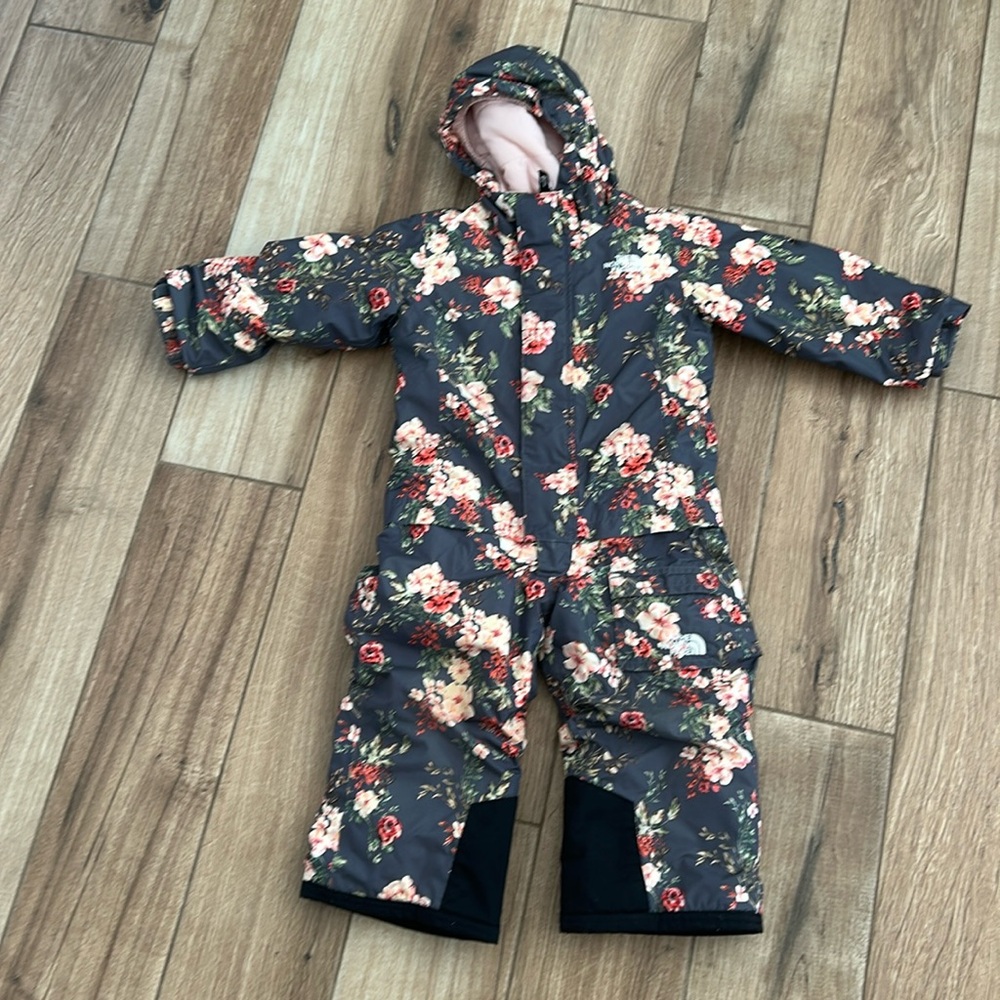 Northface 2t snowsuit